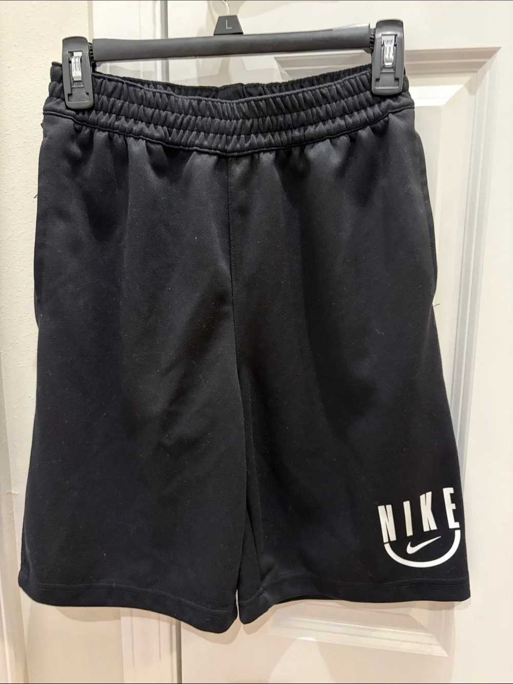 Nike Dri Fit Size XL boy’s black elastic waist athletic shorts 3 pockets EUC